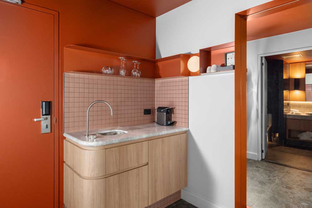 Premier_Corner_Suite-6