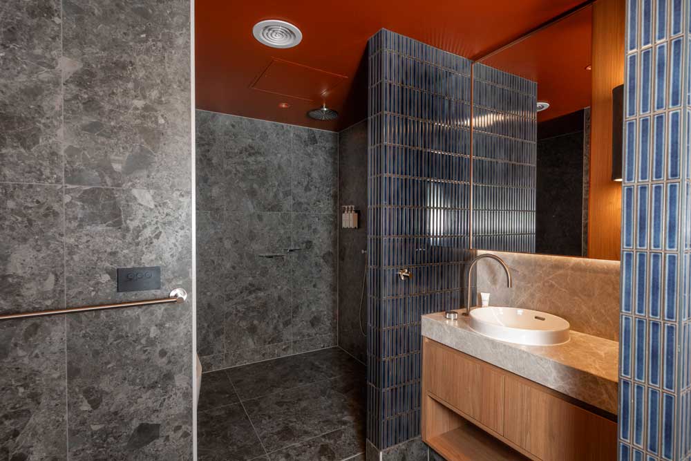 Premier_Corner_Suite-8