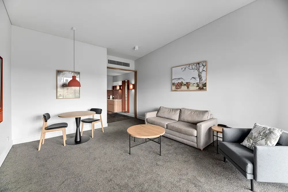Deluxe Signature Suite Lounge