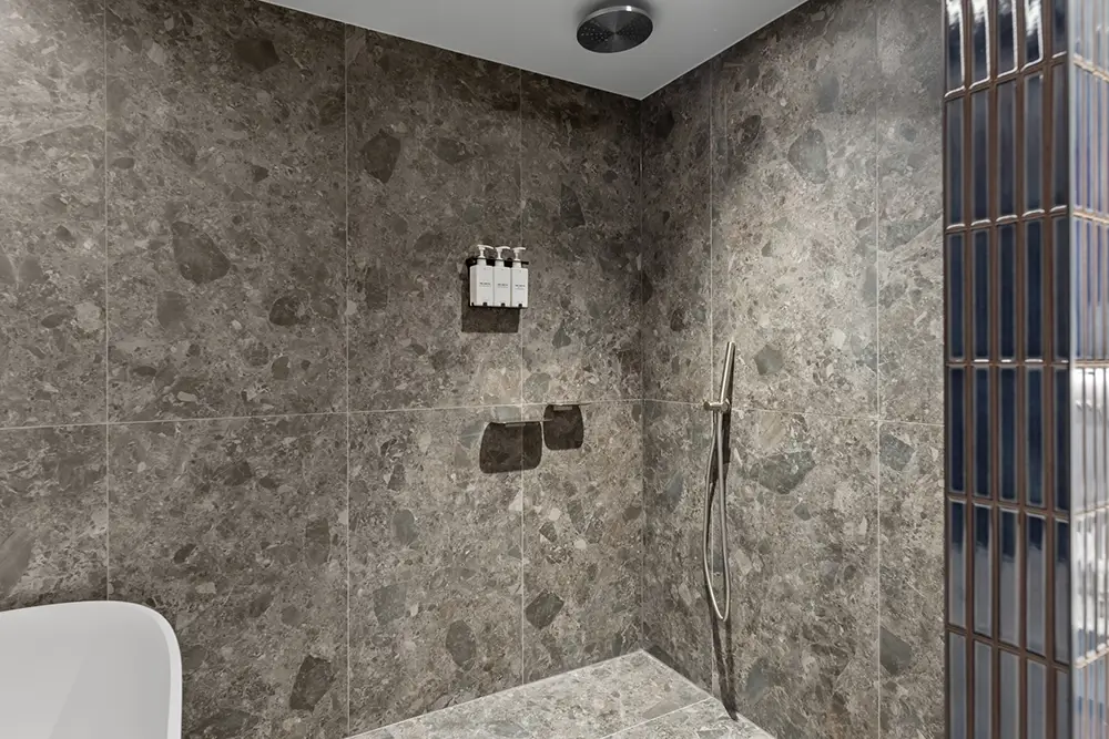 Signature Suite Shower